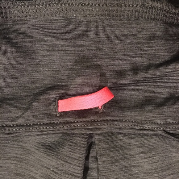 Old Navy Active- gray athletic leggings - Picture 5 of 5
